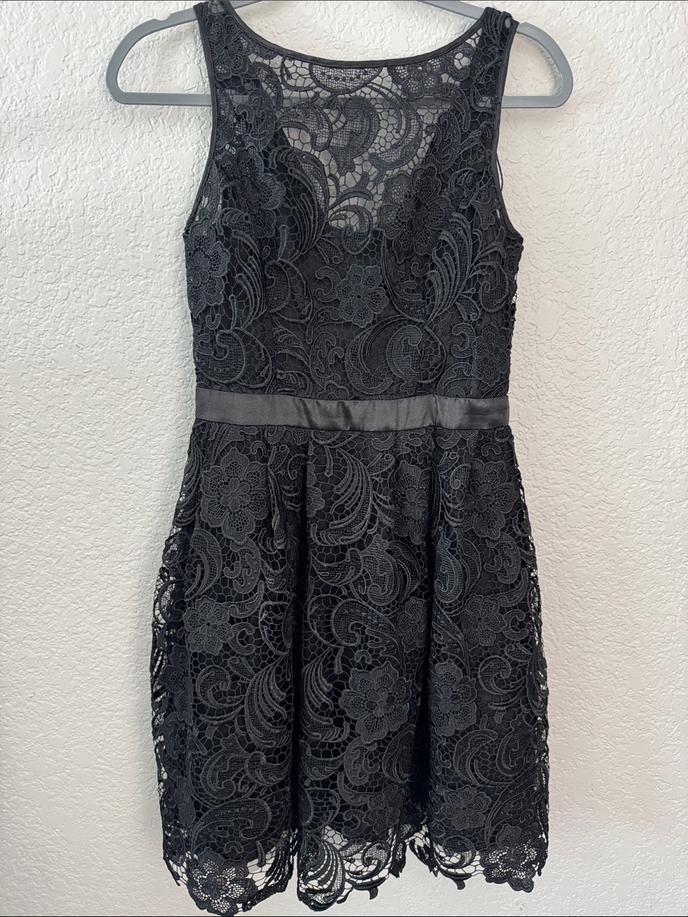 Aidan Mattox Black Lace Fit & Flare Cocktail Dress Size 4 - Picture 2 of 6